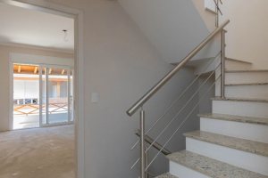 Casa em Condomínio à venda com 293m², 3 dormitórios, 3 suítes, 3 vagas, no bairro Tristeza em Porto Alegre