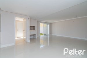 Casa em Condomínio à venda com 293m², 3 dormitórios, 3 suítes, 3 vagas, no bairro Tristeza em Porto Alegre