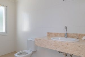 Casa em Condomínio à venda com 293m², 3 dormitórios, 3 suítes, 3 vagas, no bairro Tristeza em Porto Alegre