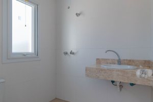 Casa em Condomínio à venda com 293m², 3 dormitórios, 3 suítes, 3 vagas, no bairro Tristeza em Porto Alegre