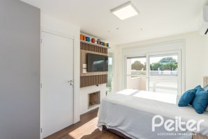 Casa em Condomínio à venda com 162m², 4 dormitórios, 2 suítes, 2 vagas, no bairro Vila Nova em PORTO ALEGRE