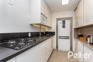 Casa em Condomínio à venda com 162m², 4 dormitórios, 2 suítes, 2 vagas, no bairro Vila Nova em PORTO ALEGRE