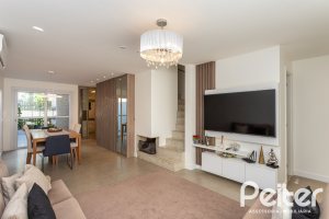 Casa em Condomínio à venda com 162m², 4 dormitórios, 2 suítes, 2 vagas, no bairro Vila Nova em PORTO ALEGRE