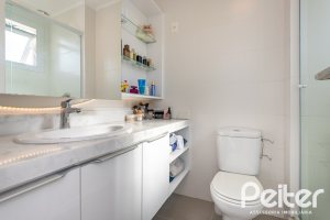 Casa em Condomínio à venda com 162m², 4 dormitórios, 2 suítes, 2 vagas, no bairro Vila Nova em PORTO ALEGRE