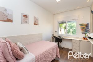 Casa em Condomínio à venda com 162m², 4 dormitórios, 2 suítes, 2 vagas, no bairro Vila Nova em PORTO ALEGRE