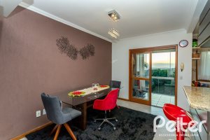 Casa à venda com 262m², 3 dormitórios, 1 suíte, 4 vagas, no bairro Ipanema em Porto Alegre