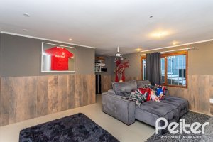 Casa à venda com 262m², 3 dormitórios, 1 suíte, 4 vagas, no bairro Ipanema em Porto Alegre