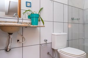 Casa à venda com 262m², 3 dormitórios, 1 suíte, 4 vagas, no bairro Ipanema em Porto Alegre