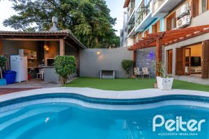 Casa à venda com 262m², 3 dormitórios, 1 suíte, 4 vagas, no bairro Ipanema em Porto Alegre