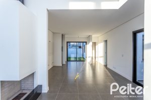 Casa em Condomínio à venda com 98m², 3 dormitórios, 1 suíte, 2 vagas, no bairro Hípica em Porto Alegre