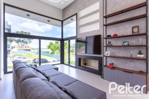 Casa em Condomínio à venda com 270m², 3 dormitórios, 3 suítes, 3 vagas, no bairro Alphaville em PORTO ALEGRE