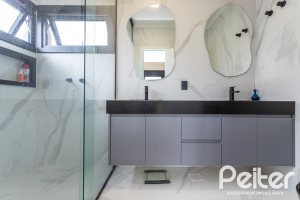 Casa em Condomínio à venda com 270m², 3 dormitórios, 3 suítes, 3 vagas, no bairro Alphaville em PORTO ALEGRE