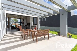 Casa em Condomínio à venda com 270m², 3 dormitórios, 3 suítes, 3 vagas, no bairro Alphaville em PORTO ALEGRE