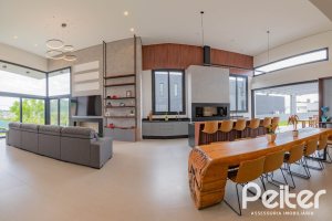 Casa em Condomínio à venda com 270m², 3 dormitórios, 3 suítes, 3 vagas, no bairro Alphaville em PORTO ALEGRE