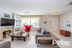 Casa em Condomínio à venda com 245m², 3 dormitórios, 3 suítes, 4 vagas, no bairro Mountain Ville em PORTO ALEGRE