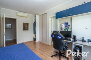 Casa em Condomínio à venda com 245m², 3 dormitórios, 3 suítes, 4 vagas, no bairro Mountain Ville em PORTO ALEGRE