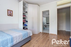 Casa em Condomínio à venda com 245m², 3 dormitórios, 3 suítes, 4 vagas, no bairro Mountain Ville em PORTO ALEGRE