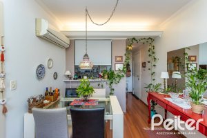 Apartamento à venda com 79m², 3 dormitórios, no bairro Cristal em Porto Alegre
