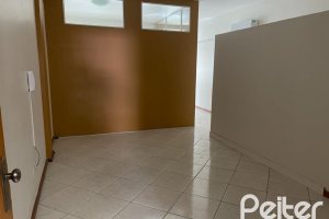 Comercial à venda com 59m², 1 vaga, no bairro Camaquã em Porto Alegre