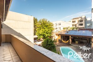 Casa à venda com 370m², 4 dormitórios, 4 suítes, 2 vagas, no bairro Tristeza em Porto Alegre