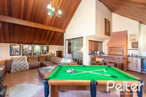 Casa à venda com 370m², 4 dormitórios, 4 suítes, 2 vagas, no bairro Tristeza em Porto Alegre