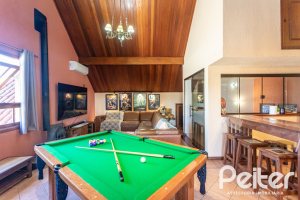 Casa à venda com 370m², 4 dormitórios, 4 suítes, 2 vagas, no bairro Tristeza em Porto Alegre