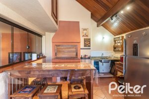 Casa à venda com 370m², 4 dormitórios, 4 suítes, 2 vagas, no bairro Tristeza em Porto Alegre