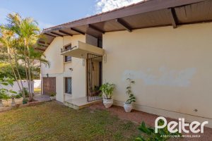 Casa à venda com 180m², 3 dormitórios, 1 suíte, 2 vagas, no bairro Ipanema em Porto Alegre