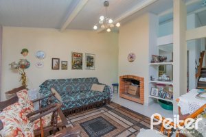 Casa à venda com 180m², 3 dormitórios, 1 suíte, 2 vagas, no bairro Ipanema em Porto Alegre