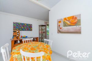 Casa à venda com 180m², 3 dormitórios, 1 suíte, 2 vagas, no bairro Ipanema em Porto Alegre