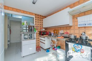 Casa à venda com 180m², 3 dormitórios, 1 suíte, 2 vagas, no bairro Ipanema em Porto Alegre