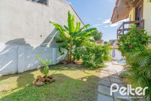 Casa à venda com 180m², 3 dormitórios, 1 suíte, 2 vagas, no bairro Ipanema em Porto Alegre