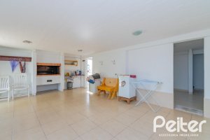 Casa à venda com 180m², 3 dormitórios, 1 suíte, 2 vagas, no bairro Ipanema em Porto Alegre