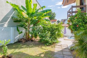 Casa à venda com 180m², 3 dormitórios, 1 suíte, 2 vagas, no bairro Ipanema em Porto Alegre