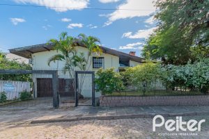 Casa à venda com 180m², 3 dormitórios, 1 suíte, 2 vagas, no bairro Ipanema em Porto Alegre