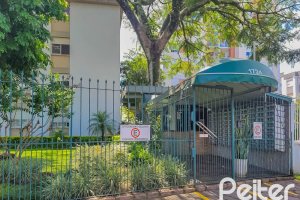 Apartamento à venda com 76m², 3 dormitórios, 1 vaga, no bairro Cristal em Porto Alegre