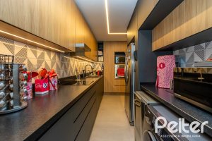 Casa em Condomínio à venda com 240m², 3 dormitórios, 1 suíte, 2 vagas, no bairro Tristeza em Porto Alegre