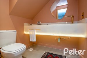 Casa em Condomínio à venda com 240m², 3 dormitórios, 1 suíte, 2 vagas, no bairro Tristeza em Porto Alegre