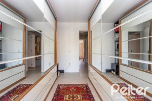 Casa em Condomínio à venda com 240m², 3 dormitórios, 1 suíte, 2 vagas, no bairro Tristeza em Porto Alegre