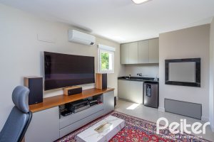 Casa em Condomínio à venda com 240m², 3 dormitórios, 1 suíte, 2 vagas, no bairro Tristeza em Porto Alegre