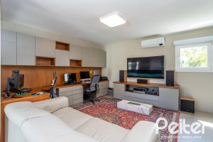 Casa em Condomínio à venda com 240m², 3 dormitórios, 1 suíte, 2 vagas, no bairro Tristeza em Porto Alegre