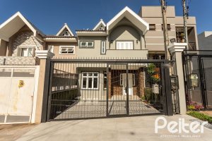 Casa à venda com 160m², 3 dormitórios, 1 suíte, 2 vagas, no bairro Ipanema em Porto Alegre