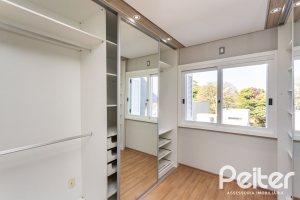 Casa à venda com 160m², 3 dormitórios, 1 suíte, 2 vagas, no bairro Ipanema em Porto Alegre