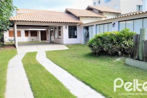 Casa à venda com 160m², 3 dormitórios, 3 suítes, 7 vagas, no bairro Centro em Tramandaí