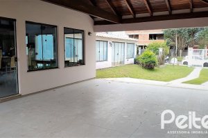 Casa à venda com 160m², 3 dormitórios, 3 suítes, 7 vagas, no bairro Centro em Tramandaí