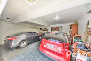 Casa à venda com 326m², 3 dormitórios, 1 suíte, 4 vagas, no bairro Ipanema em Porto Alegre