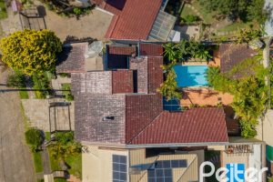 Casa à venda com 326m², 3 dormitórios, 1 suíte, 4 vagas, no bairro Ipanema em Porto Alegre