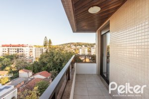 Apartamento à venda com 134m², 3 dormitórios, 1 suíte, 2 vagas, no bairro Tristeza em PORTO ALEGRE