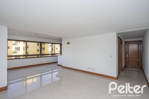 Apartamento à venda com 134m², 3 dormitórios, 1 suíte, 2 vagas, no bairro Tristeza em PORTO ALEGRE
