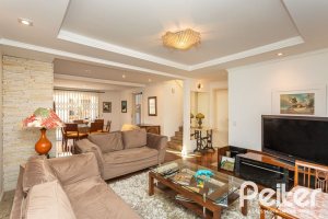 Casa em Condomínio à venda com 176m², 4 dormitórios, 2 suítes, 3 vagas, no bairro Ipanema em Porto Alegre